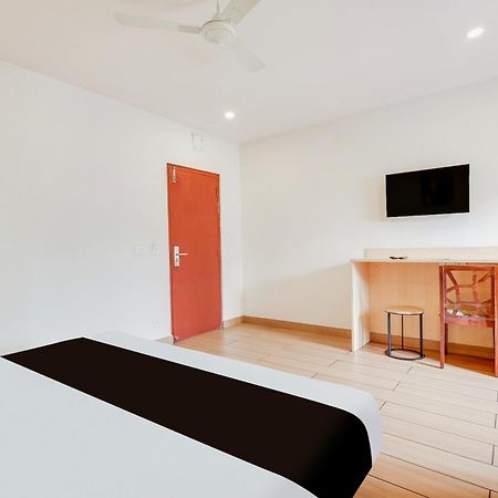 Super Townhouse Visakhapatnam Hotel Bagian luar foto
