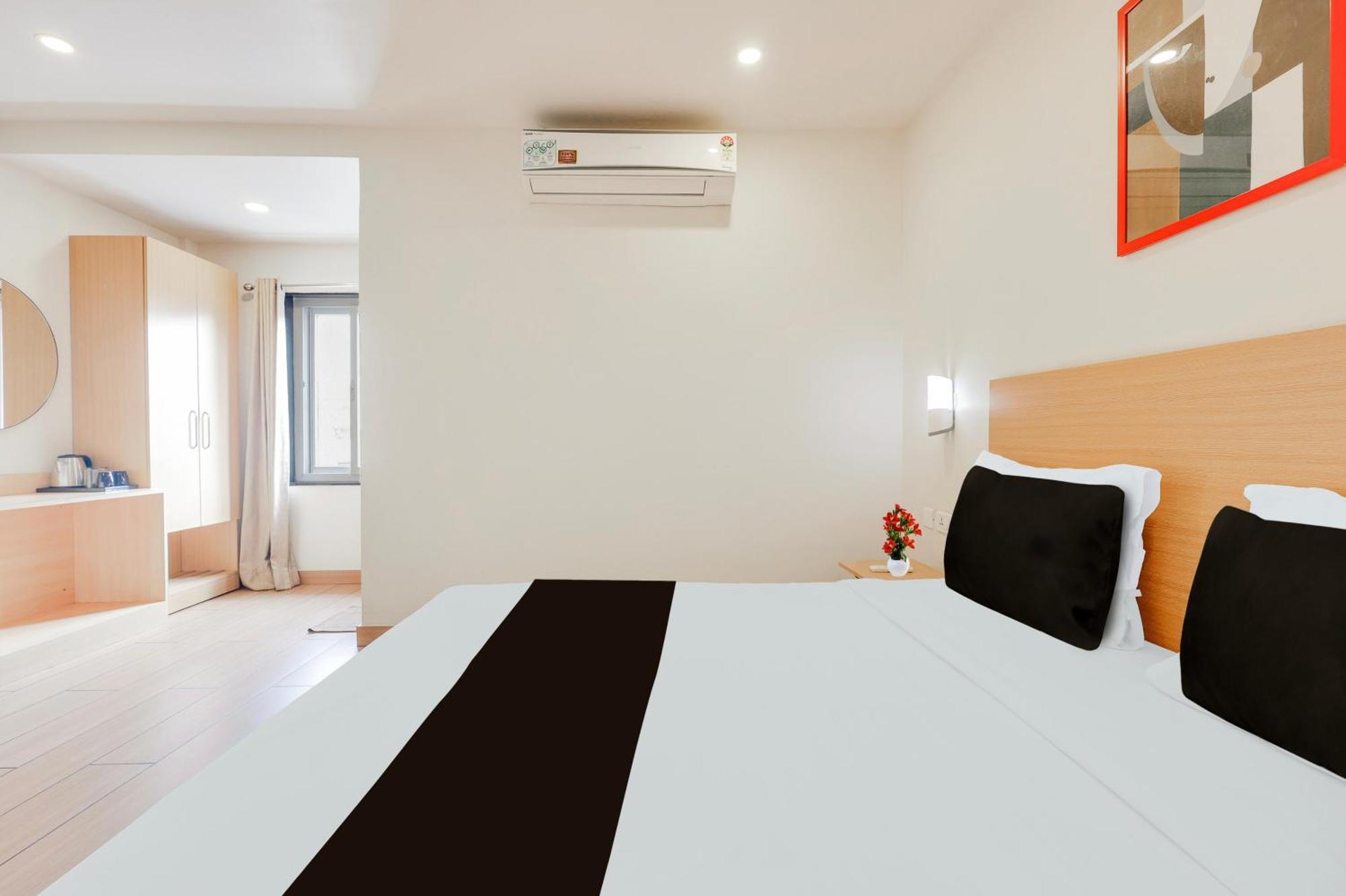 Super Townhouse Visakhapatnam Hotel Bagian luar foto