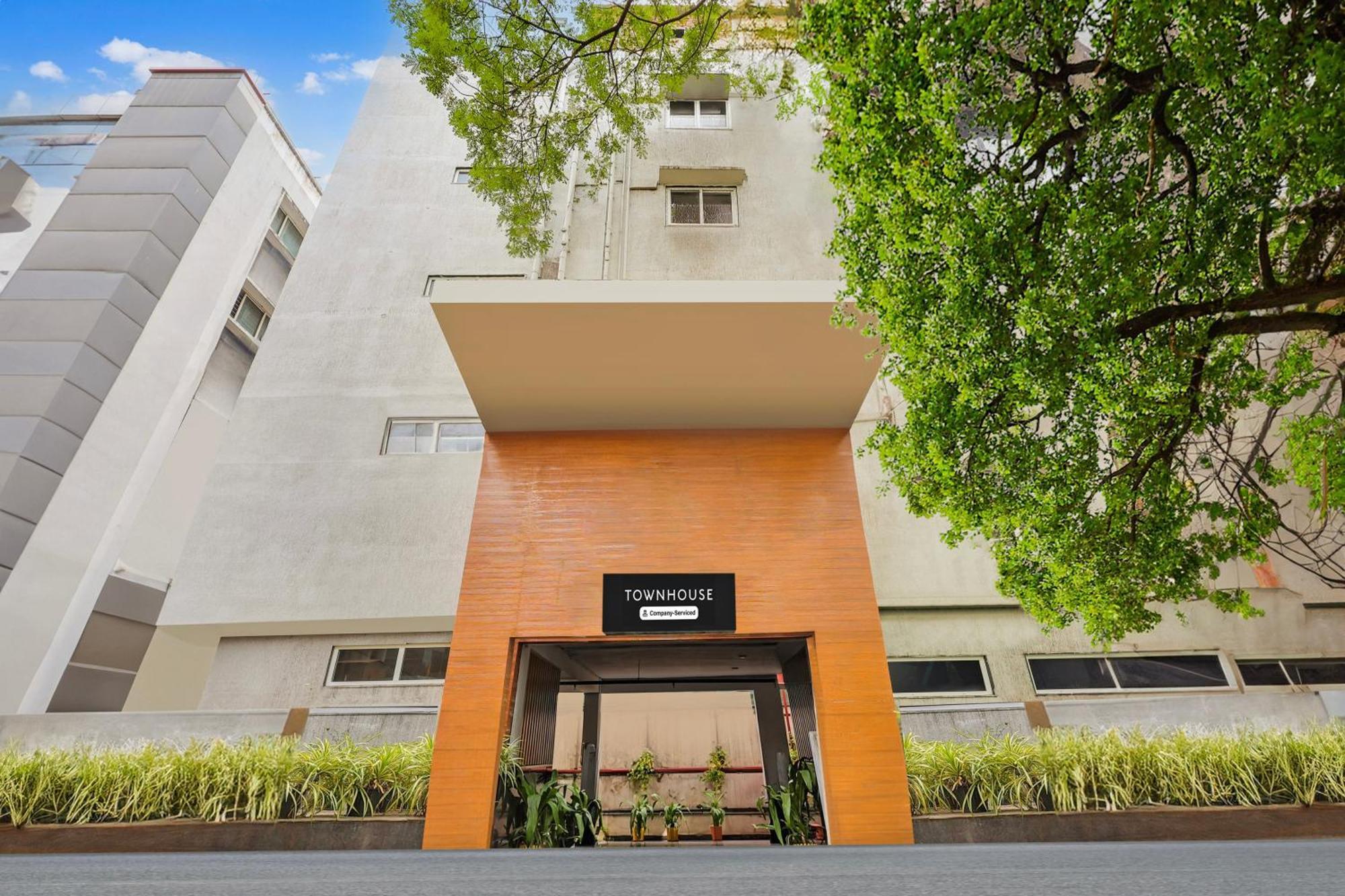 Super Townhouse Visakhapatnam Hotel Bagian luar foto